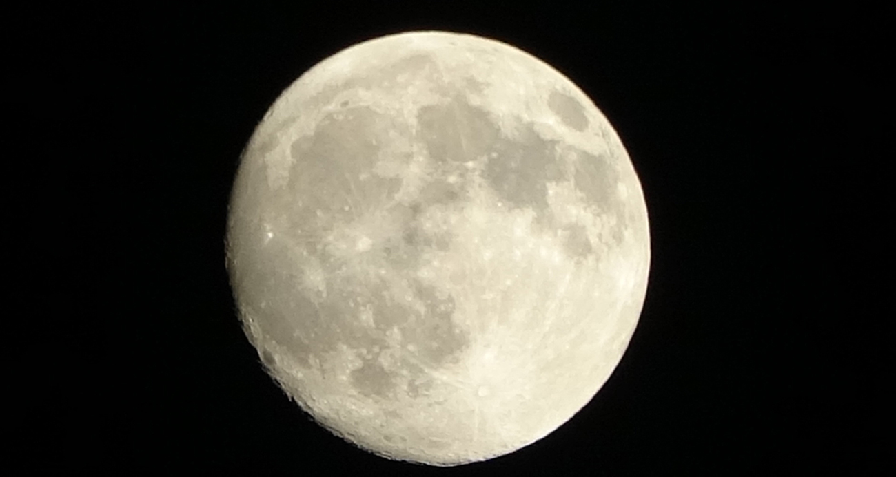 Gökyüzünde Görsel Şölen: Erek Dağı ve Dolunay Buluştu