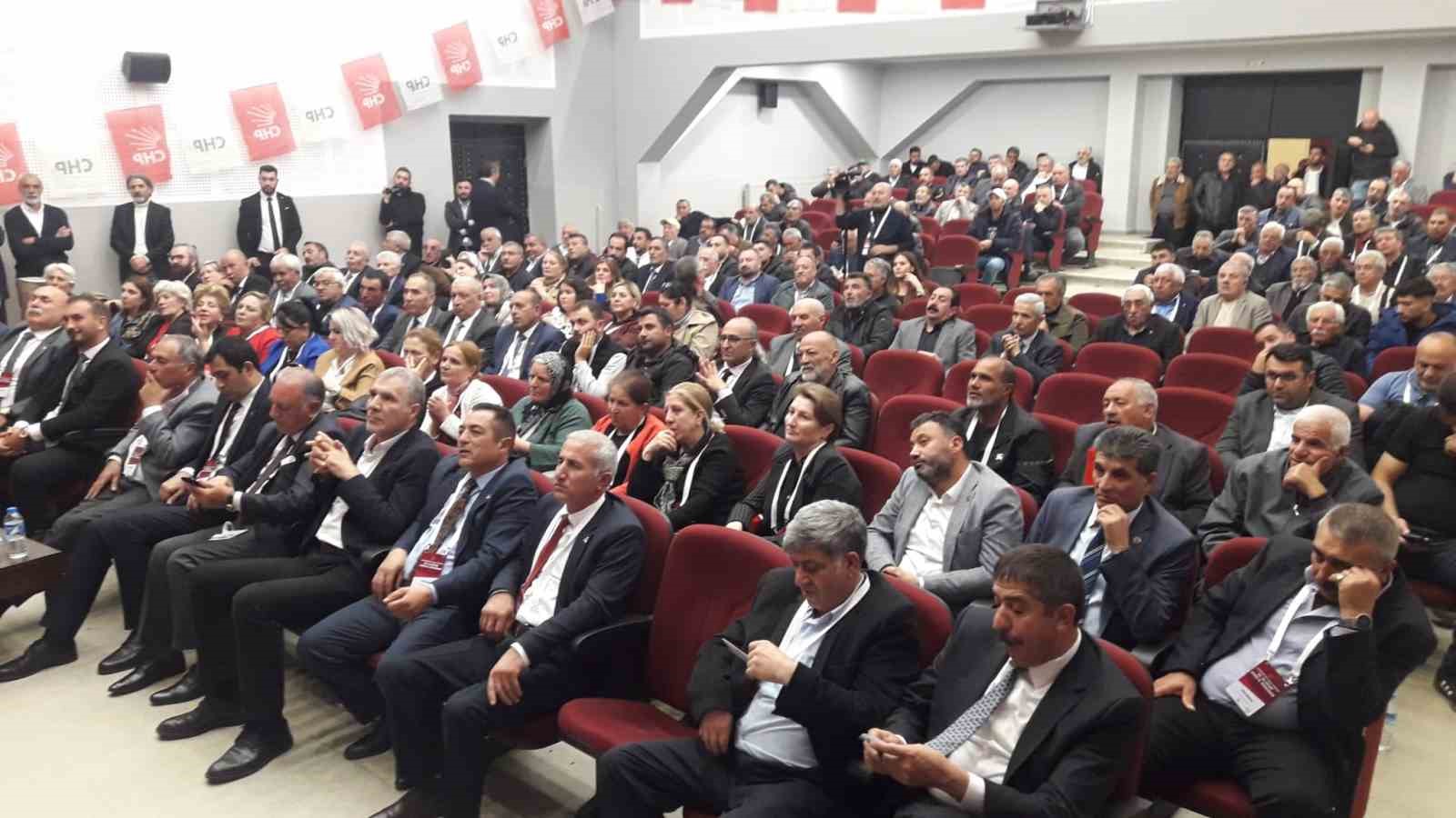 Kars’ta CHP karıştı: Kongrede ’şaibe’ iddiası gerginliğe neden oldu