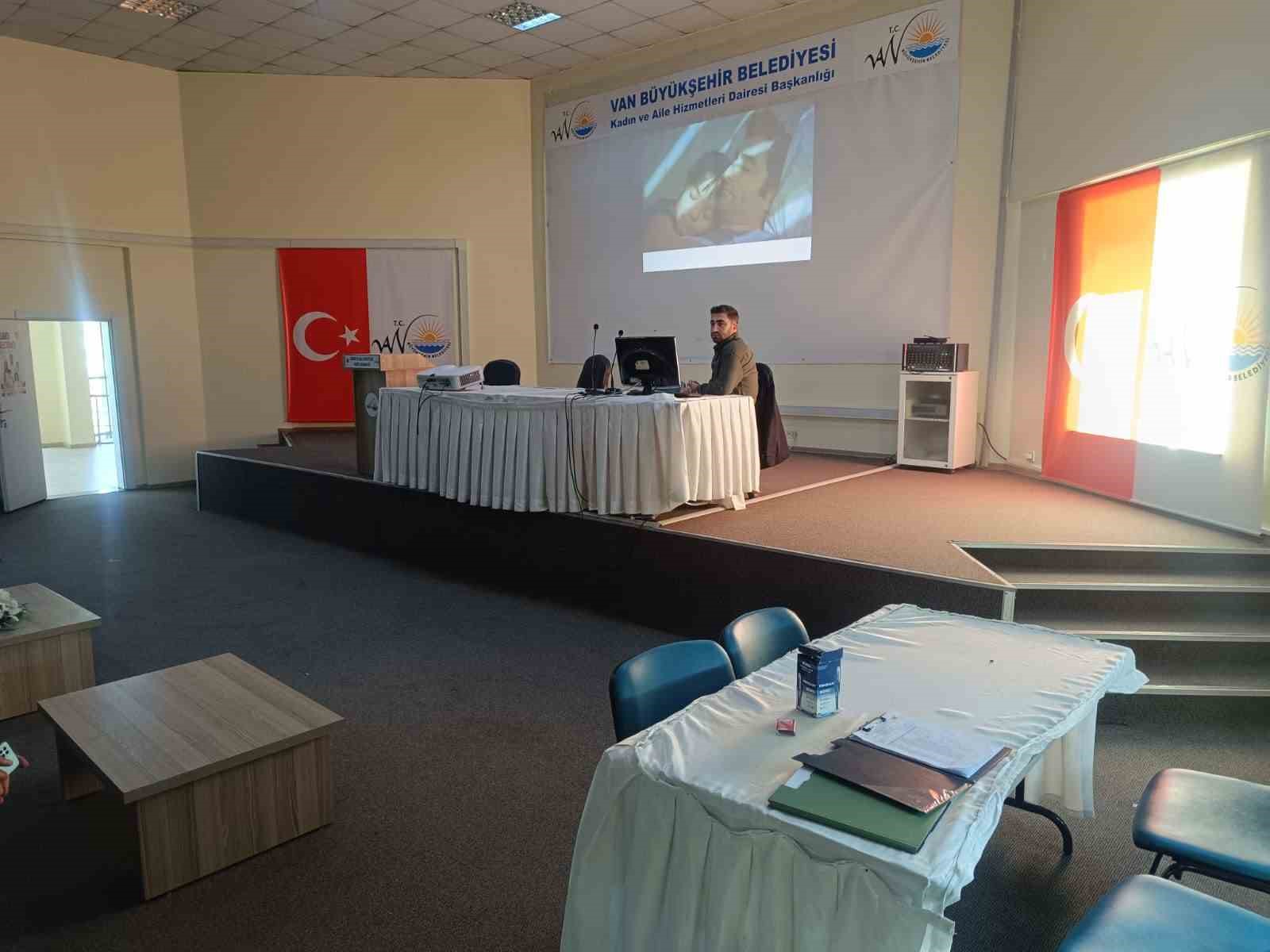 Van Büyükşehir Belediyesinin personellerine ’İş Güvenliği’ eğitimi
