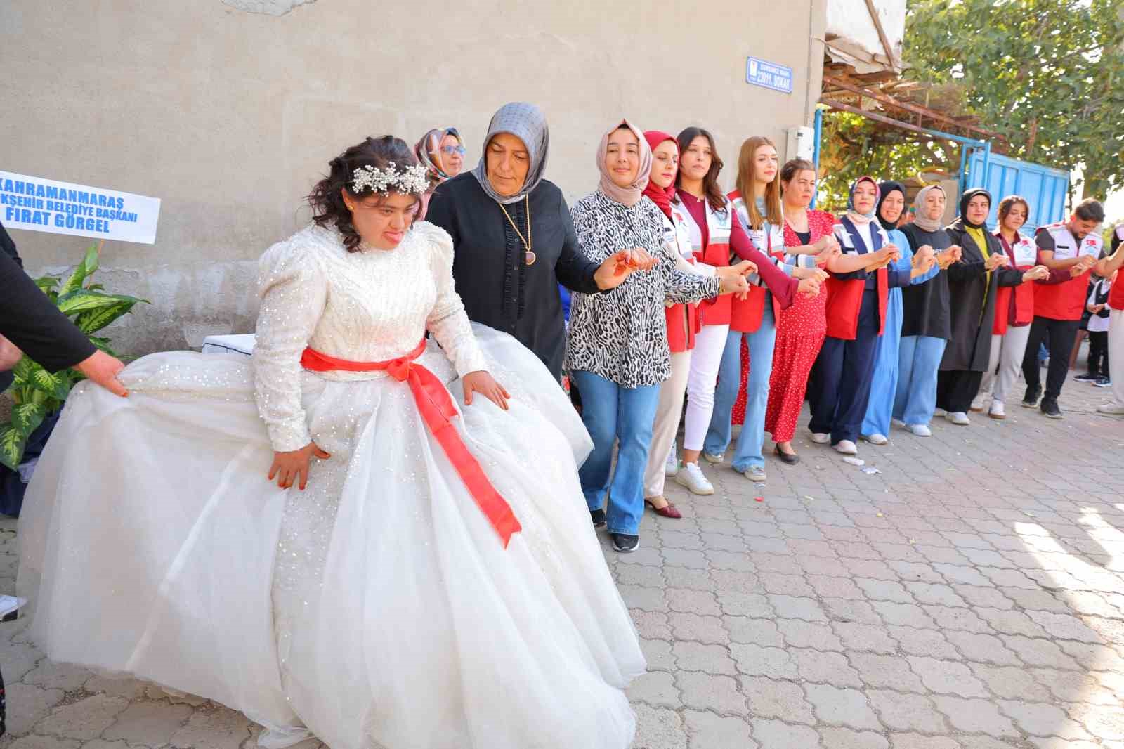 Down sendromlu genç kızın gelinlik hayali gerçek oldu