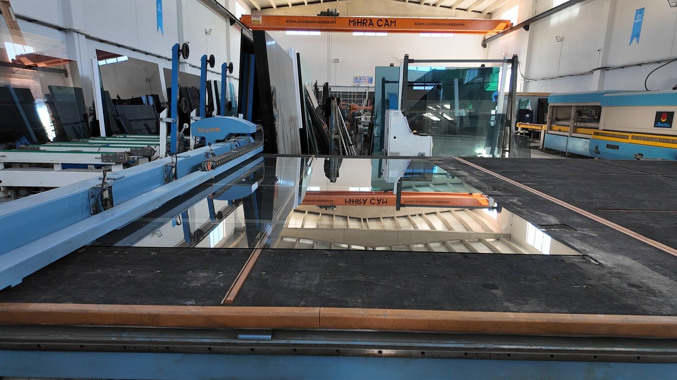 Erciş’teki cam atölyesi bölgenin ihtiyacına cevap veriyor