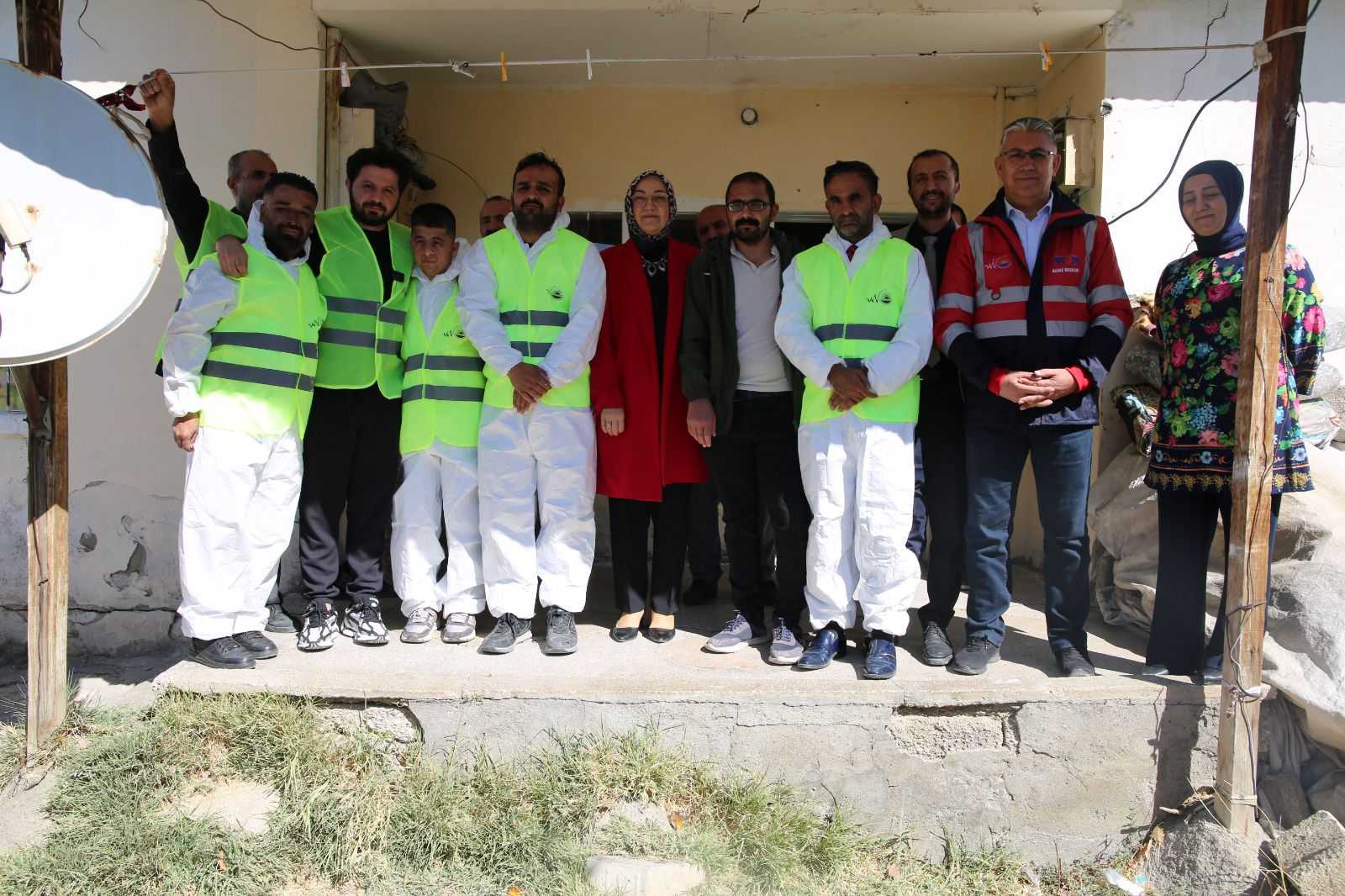 Van’da ihtiyaç sahibi aileye sıcak yuva desteği