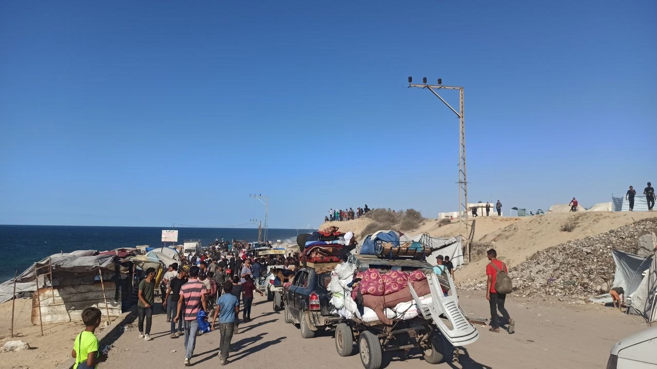Filistinliler, ateşkesin yürürlüğe girmesiyle şehirlerine geri dönüyor