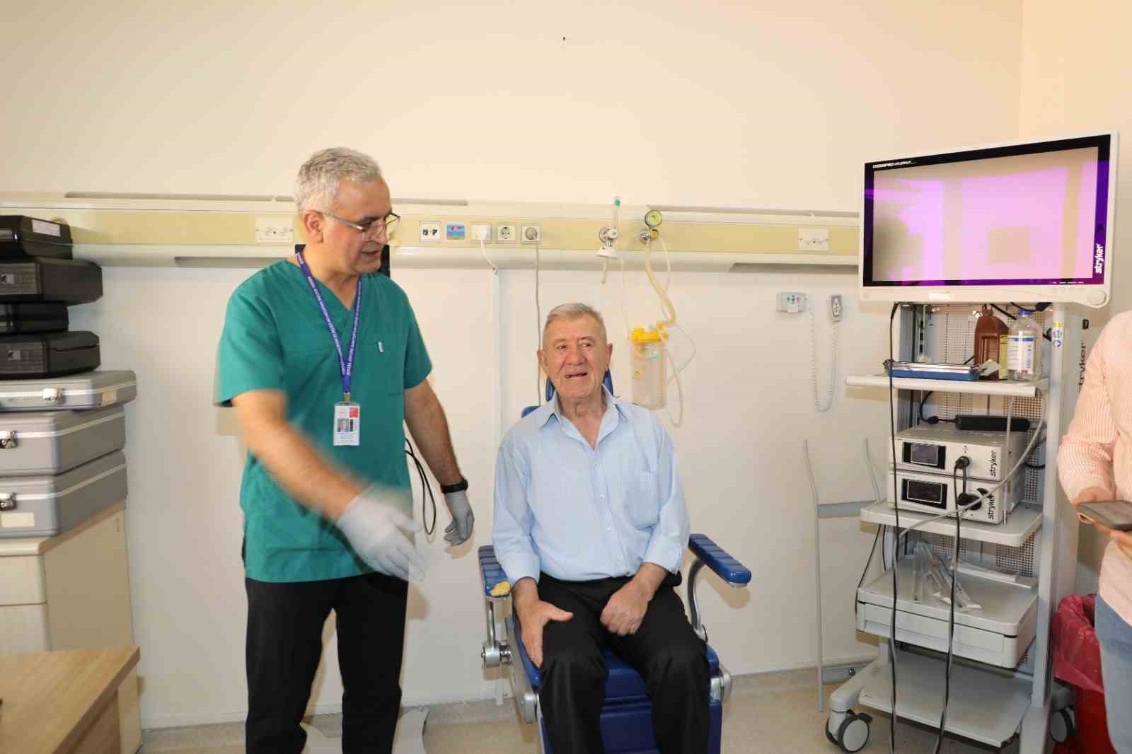 Havuzda enfeksiyon kapan adam duyma kabiliyetini kaybetti