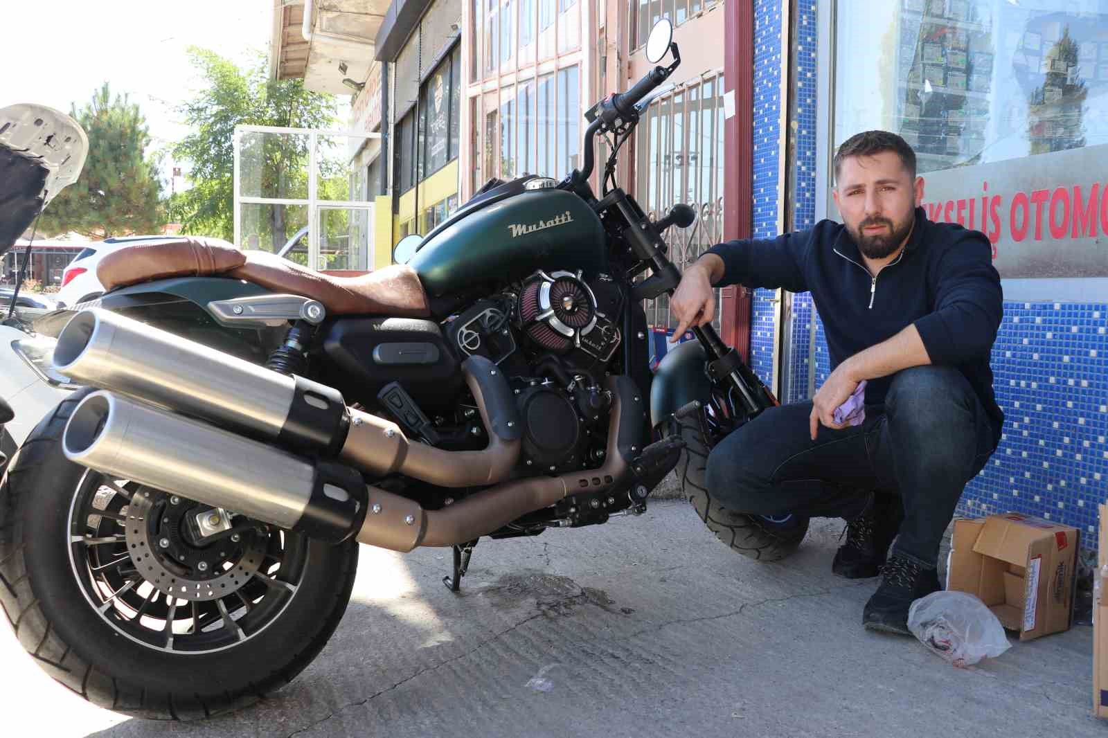 Hevesle aldığı motosiklet yüzünden başına gelmeyen kalmadı