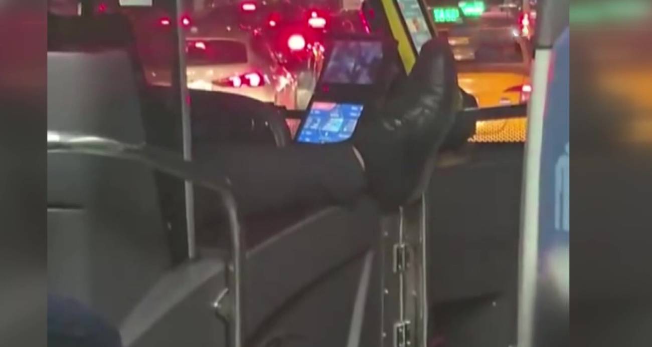 İETT otobüsünde şok eden olay kameraya yansıdı