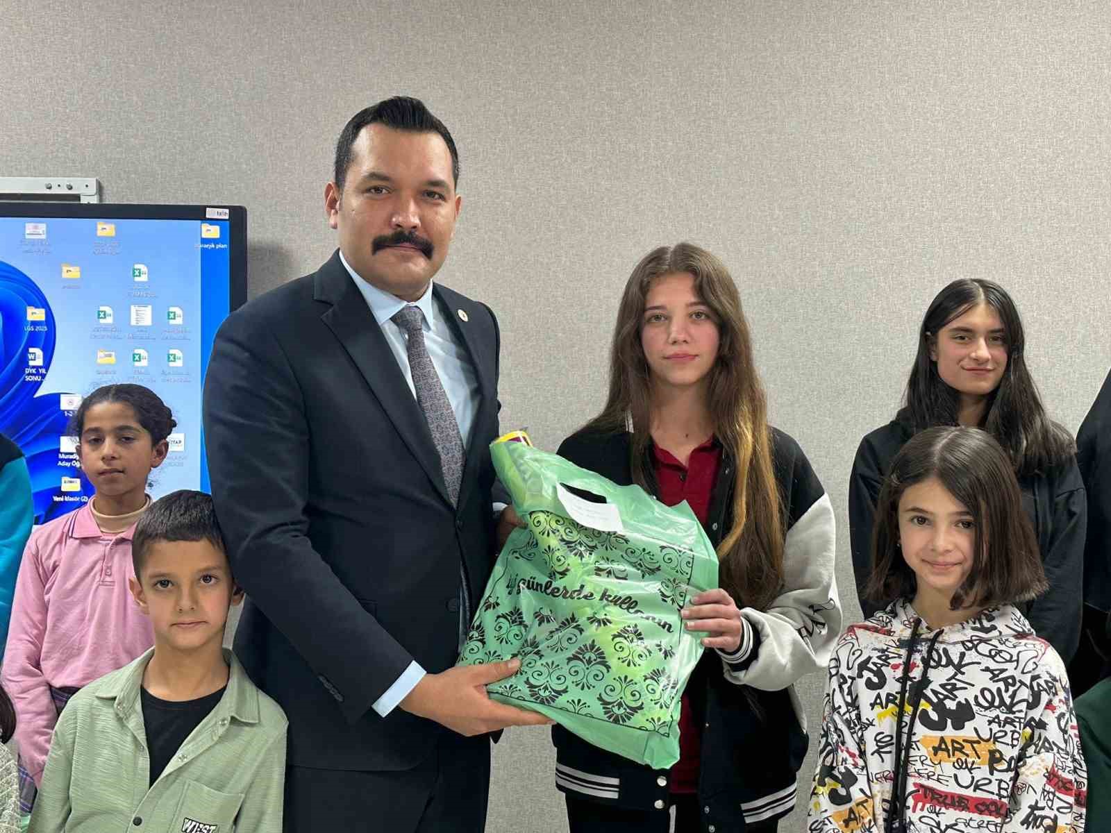 Van’da “Kitap Okuma Yarışması” ödül töreni