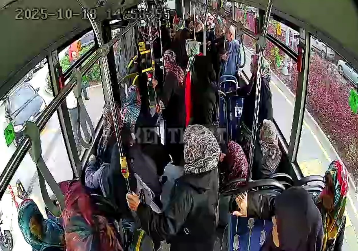 Kocaeli’de Otobüs Şoförü, Rahatsızlanan Yolcuyu Hastaneye Yetiştirdi