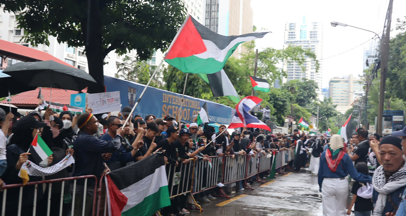 Bangkok’ta İsrail Büyükelçiliği önünde Filistin’e destek gösterisi