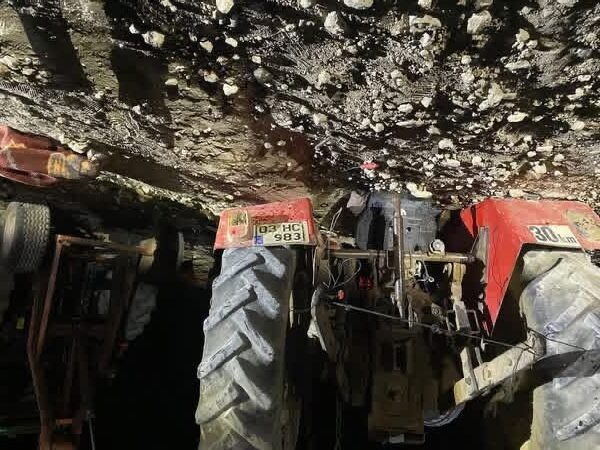 Kontrolden Çıkan Traktör Devrildi, 37 Yaşındaki Sürücü Hayatını Kaybetti