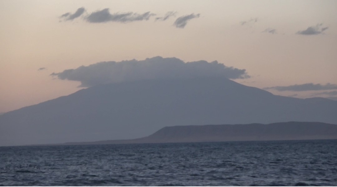 Süphan’ın Zirvesinde Bulut Şöleni: Göl Manzarasıyla Büyüledi