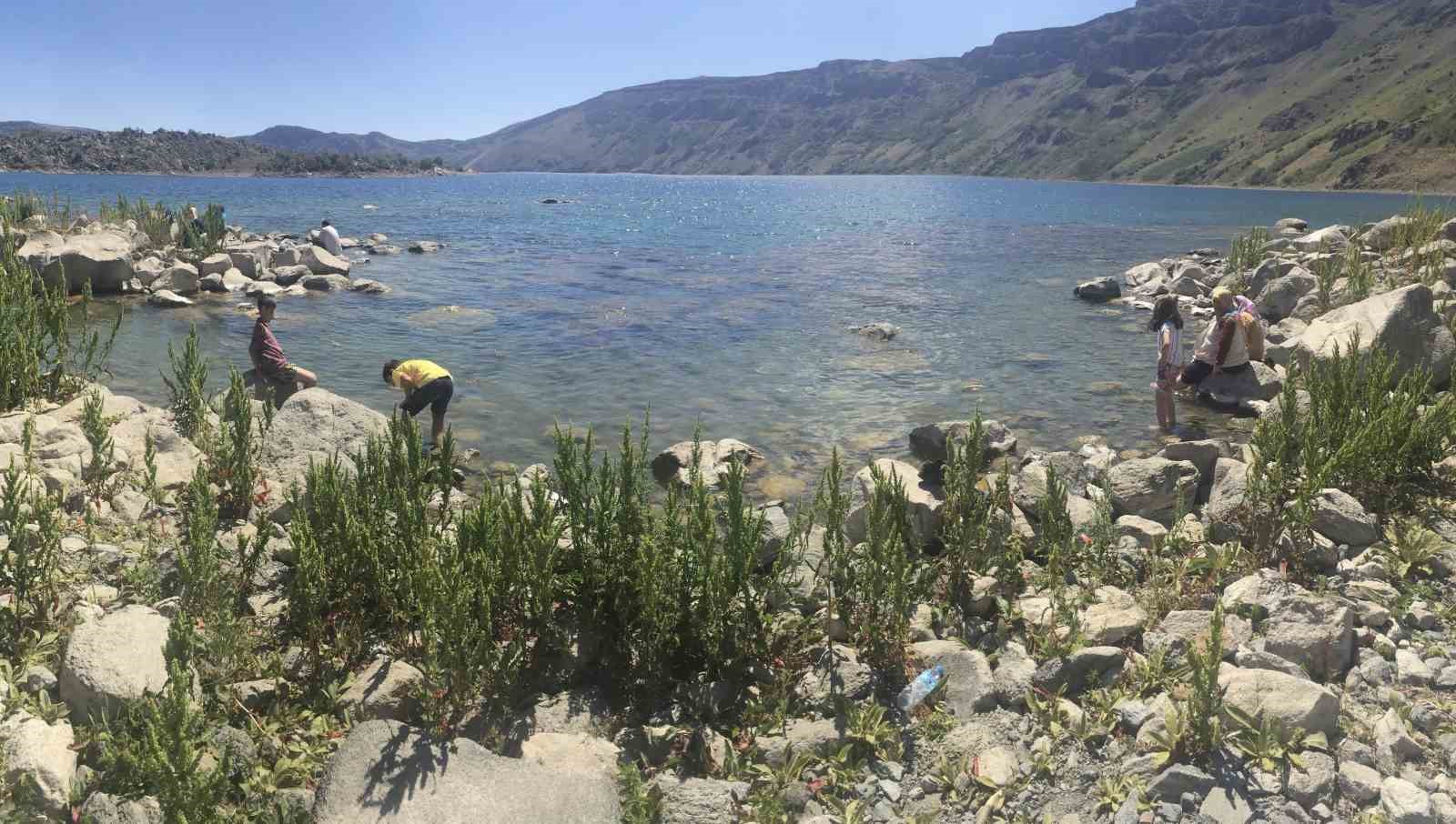 Nemrut Krater Gölü’nde mangal yakan 2 kişiye ceza