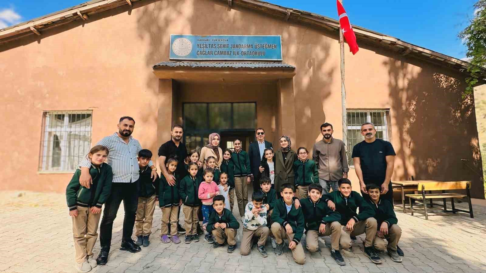 Öğretmenlerden örnek davranış