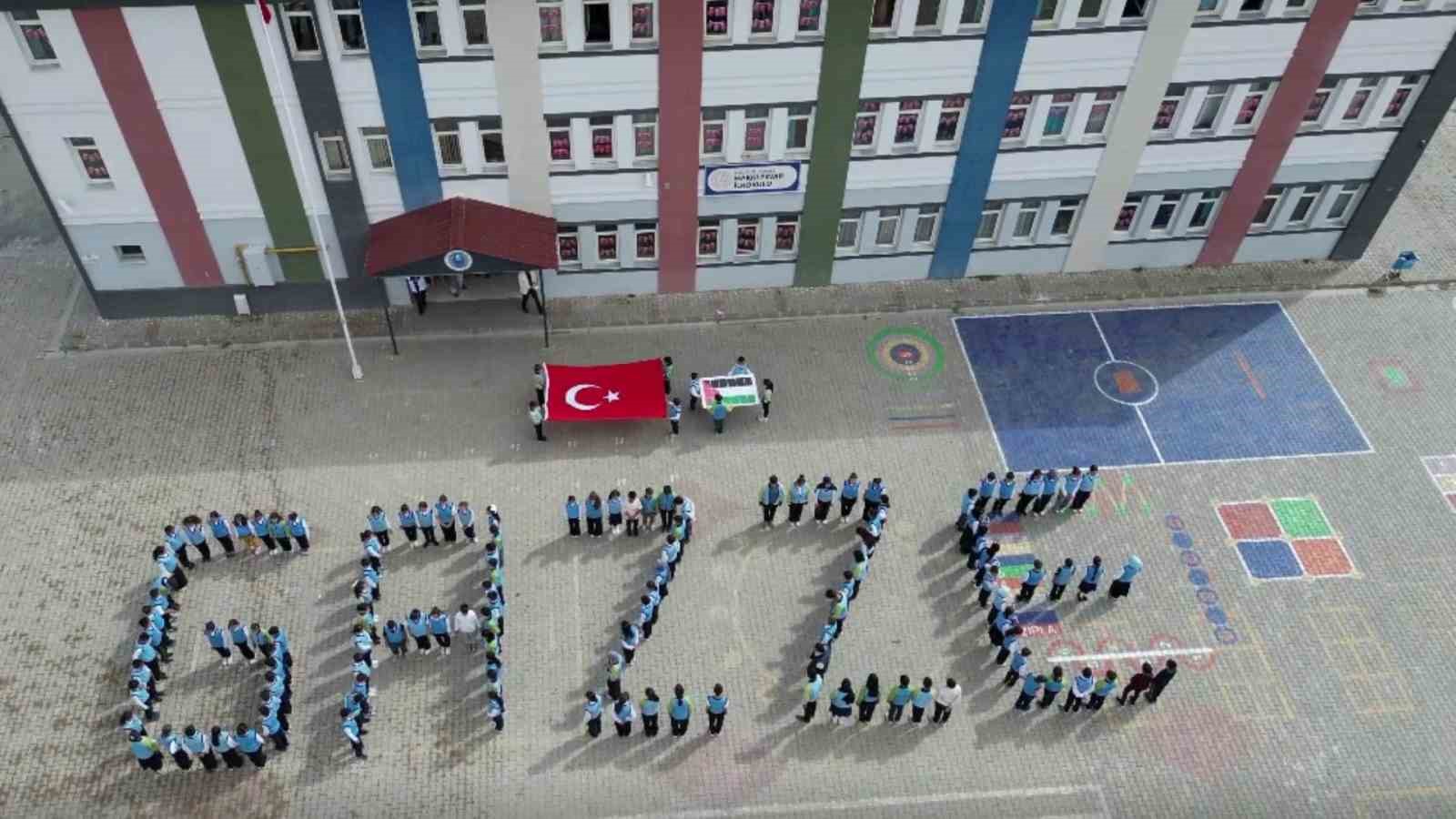 Ortaokul öğrencilerinden Gazze’ye duygusal destek