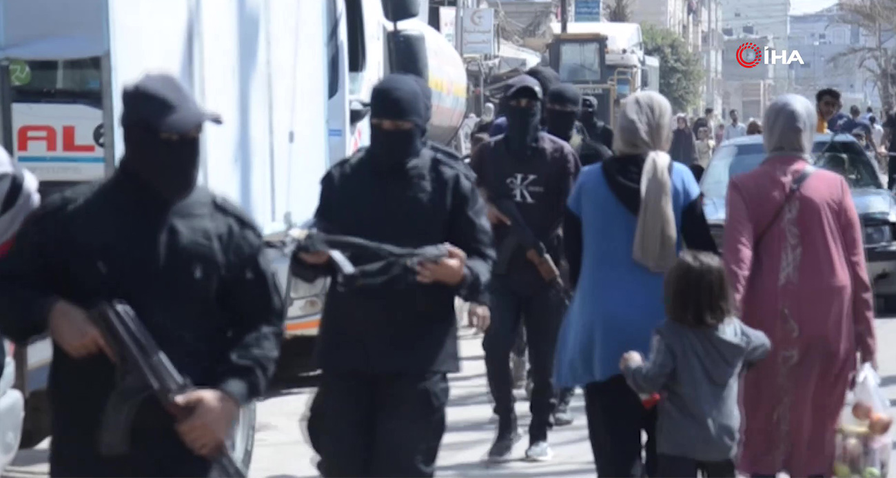 Filistin polisi Gazze’de görevinin başında