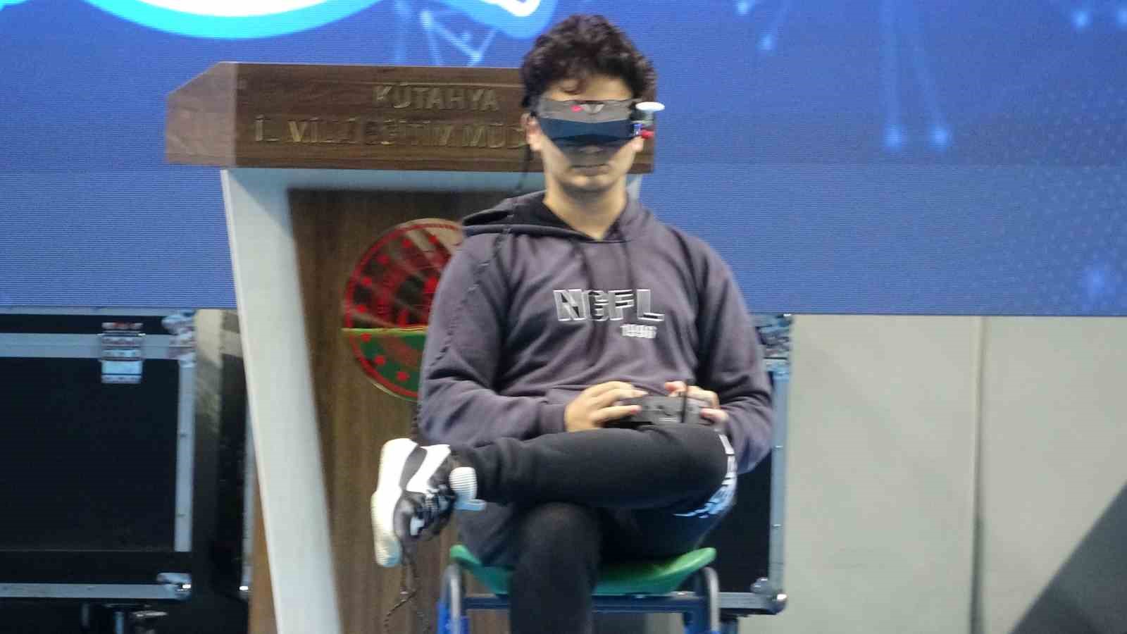 Sıfırdan tasarladığı dron ile dünya şampiyonu oldu