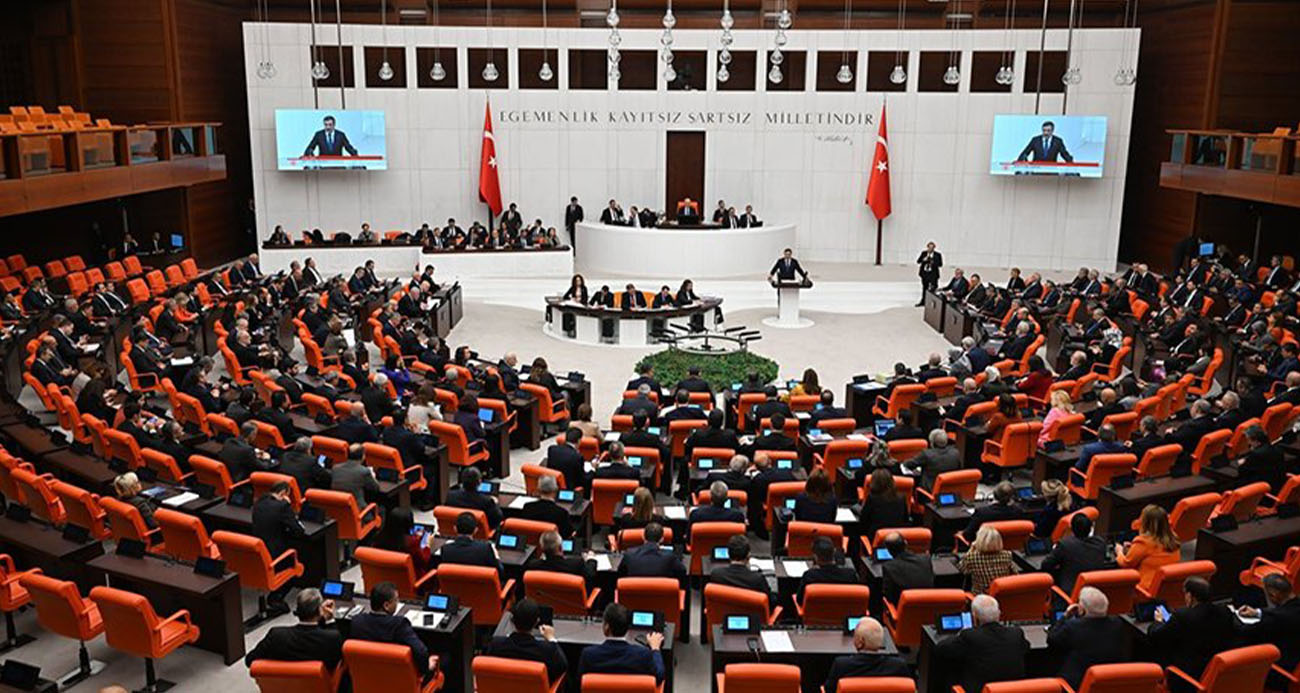 AK Parti Önergesi Kabul Edildi: Meclis’e 1 Hafta Ara