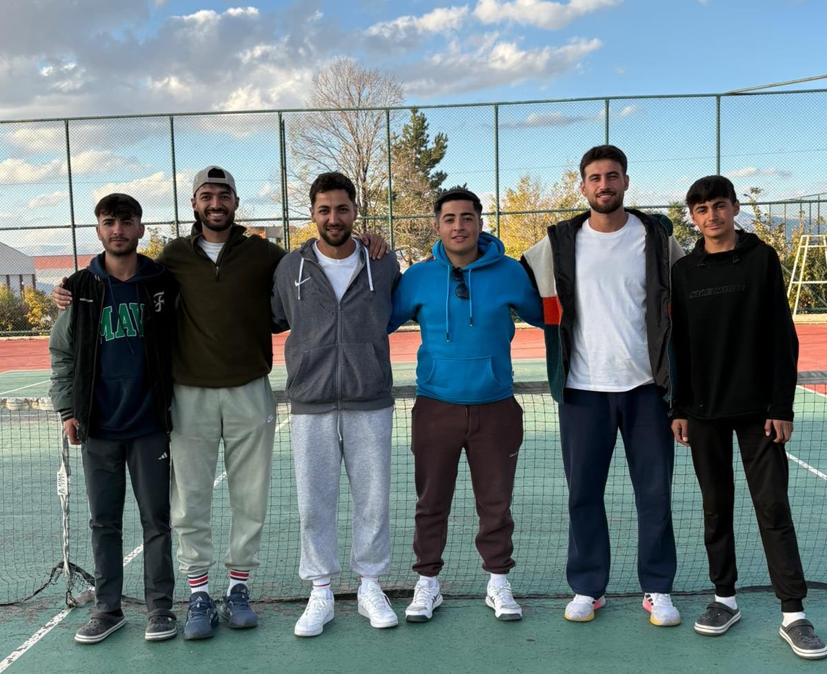 Vanlı Tenisçiler Türkiye Finaline Yükseldi