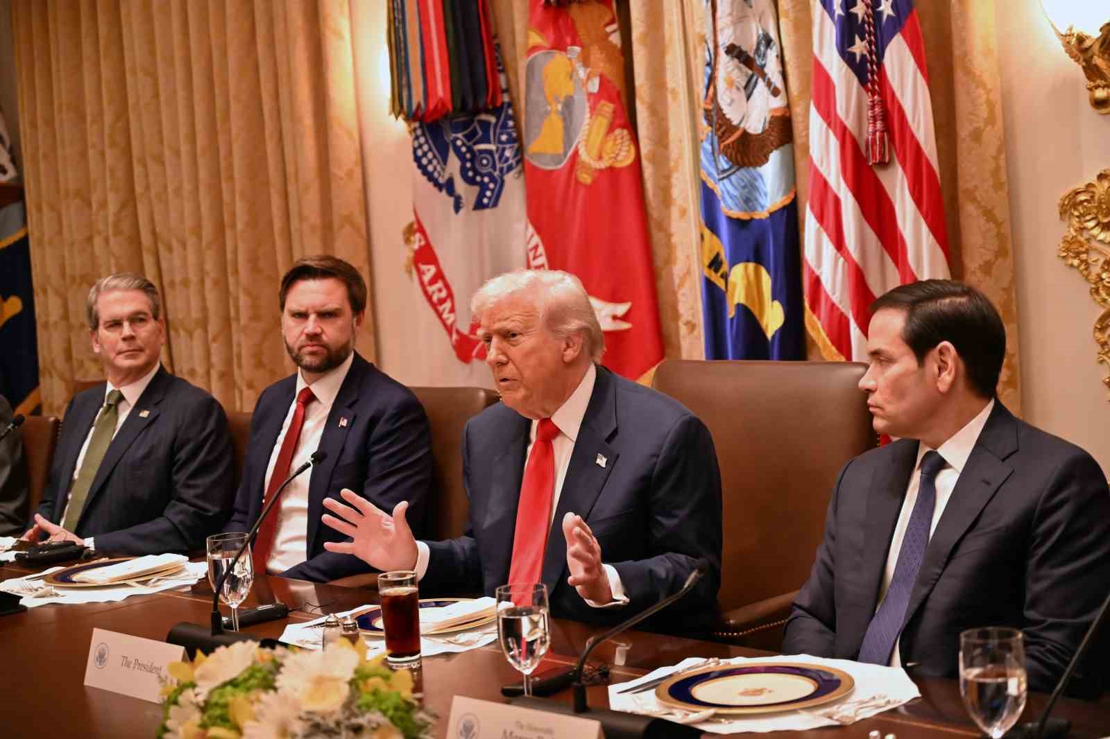 Trump: “Hamas ile konuştum, bana silah bırakacaklarını söylediler”