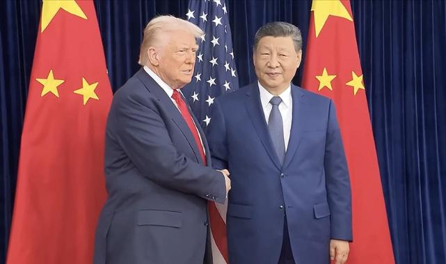 Trump, Xi ile Güney Kore’de bir araya geldi