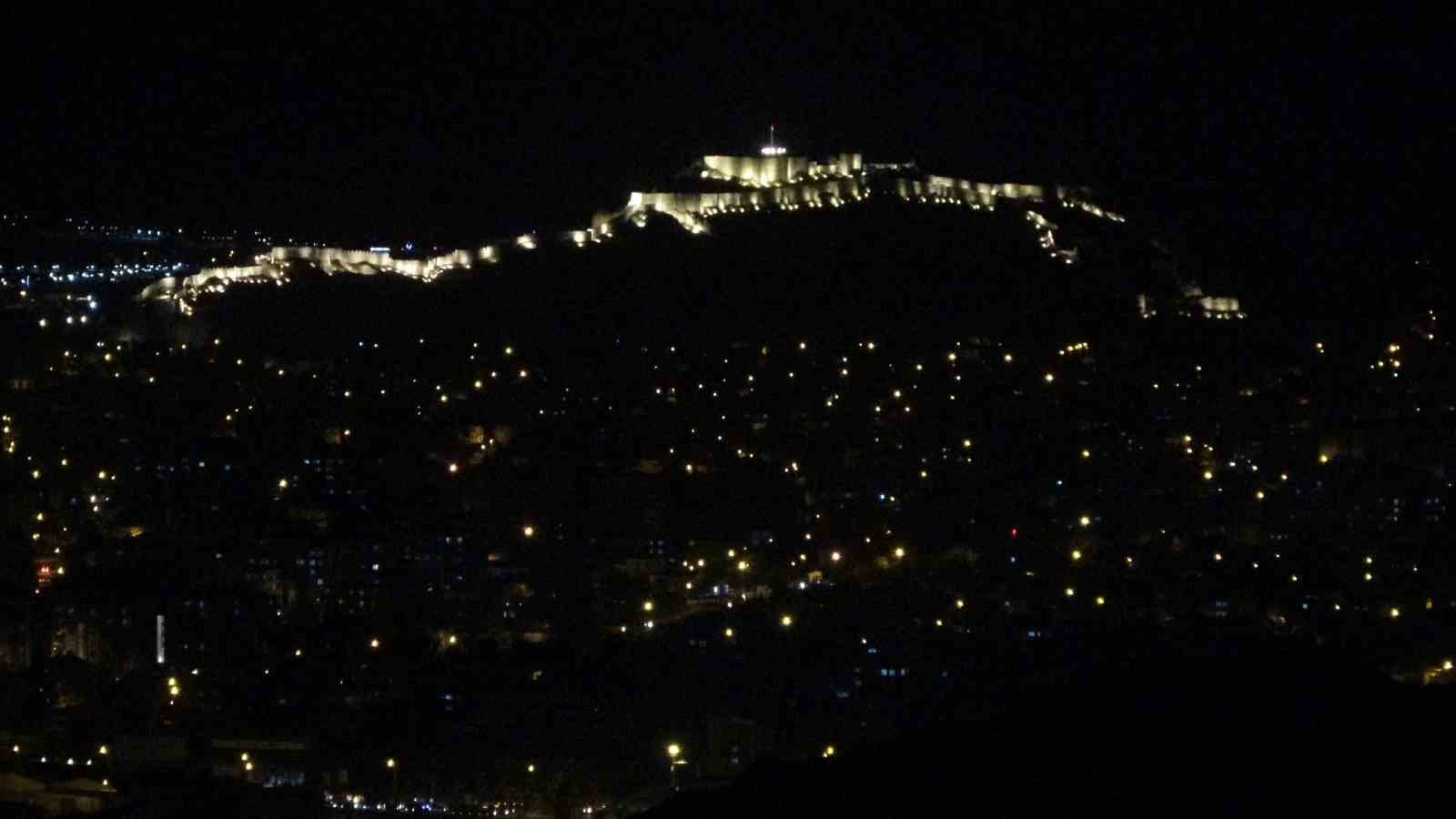 Van’da Günün Son Işıkları ve Şehir Silueti Time-lapse ile Ölümsüzleşti