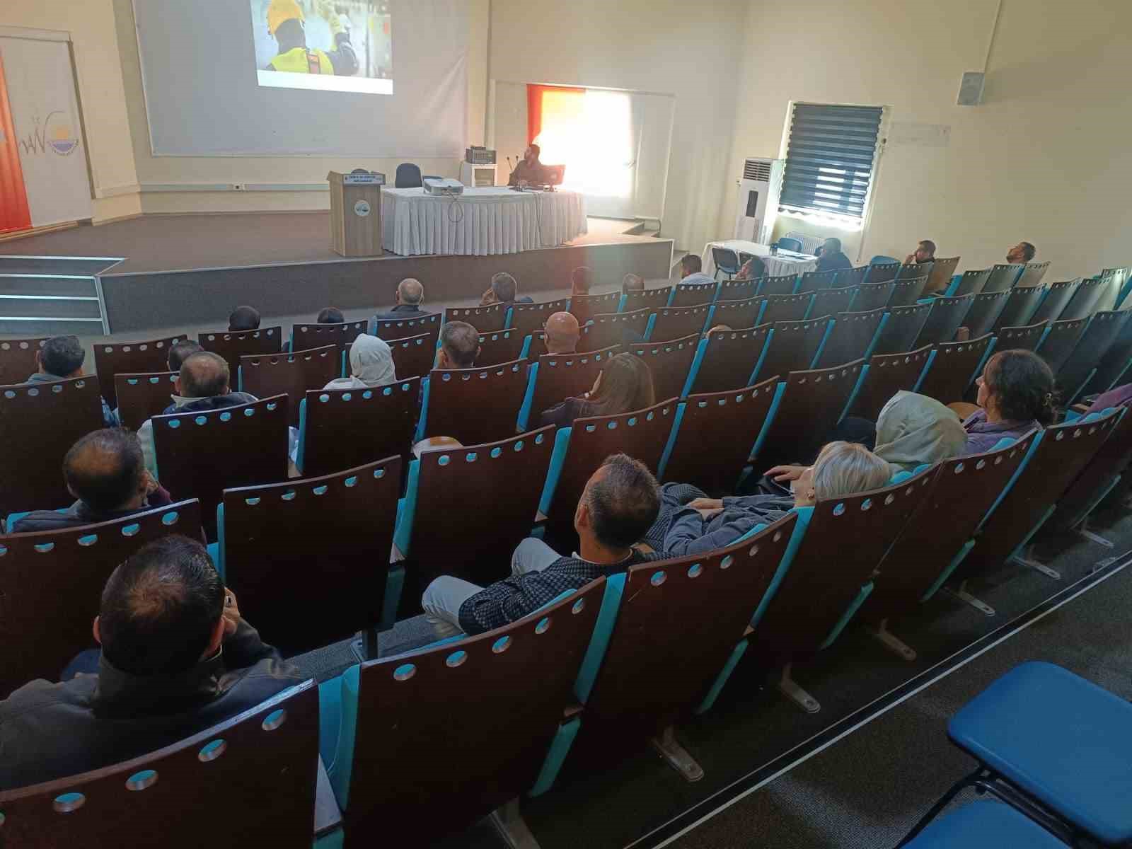 Van Büyükşehir Belediyesi’nden Personeline İş Sağlığı ve Güvenliği Eğitimi