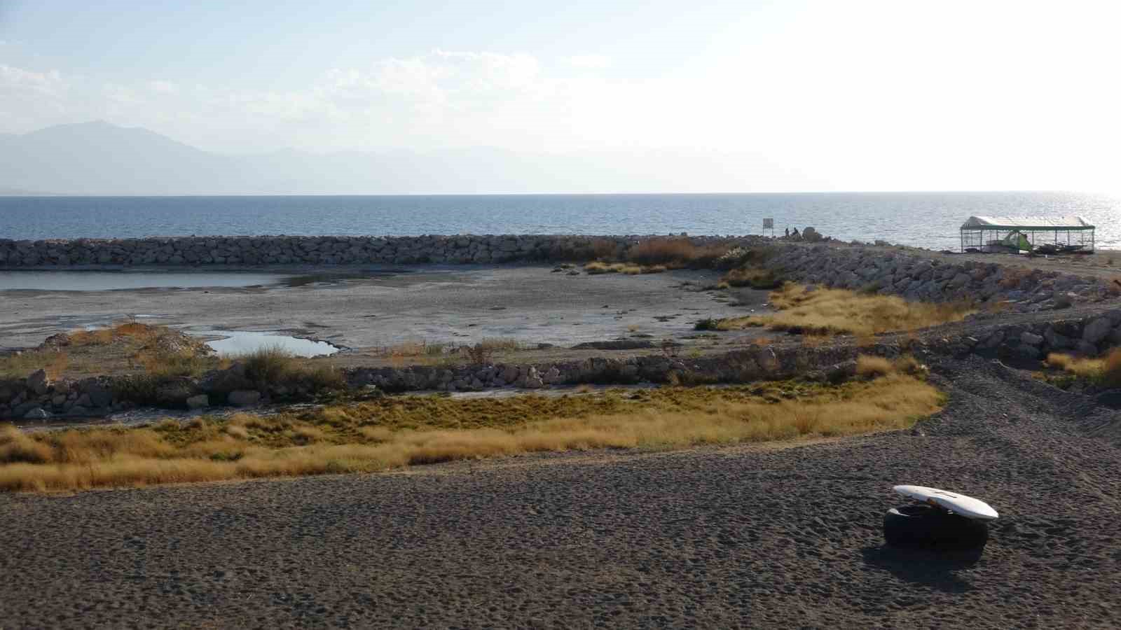 Van Gölü’nün şekli değişiyor