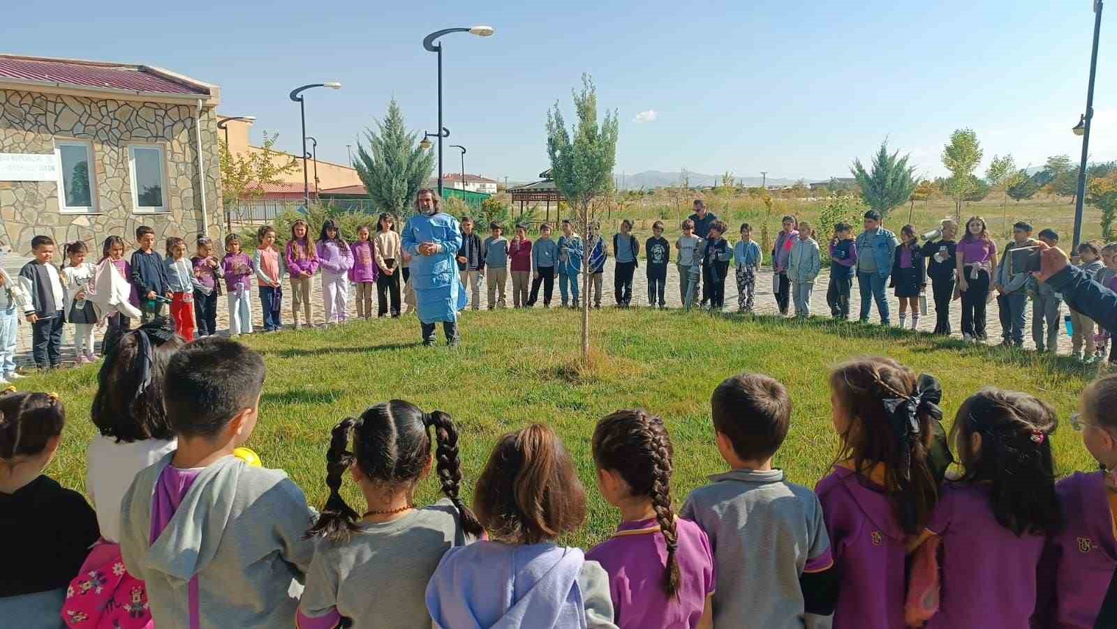 Van’da “4 Ekim Dünya Hayvanları Koruma Günü” etkinliği