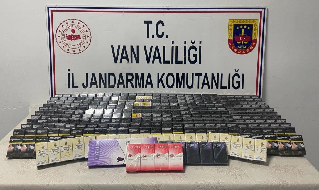 Van’da yakalaşık 2 bin paket kaçak sigara ele geçirildi