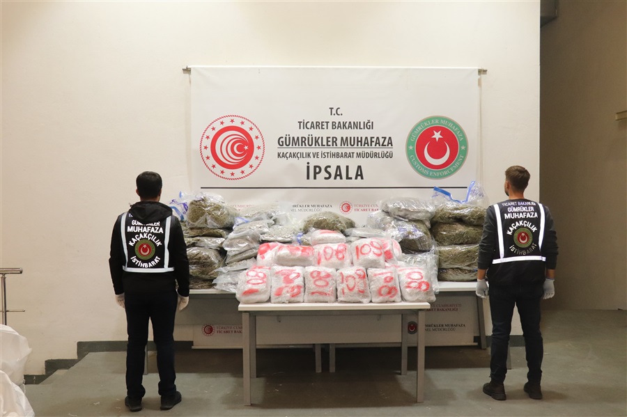 Ticaret Bakanlığından dev operasyon: 1 ton 326 kilo esrar ele geçirildi