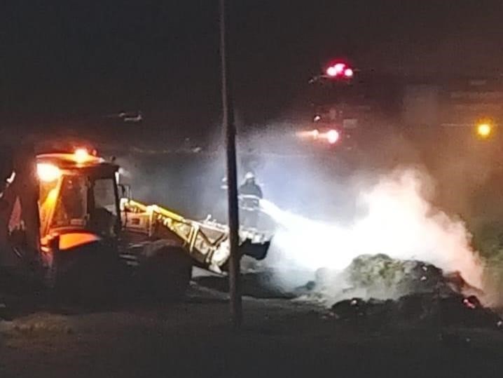 Gürpınar’da 800 bağ ot yanarak, kül oldu