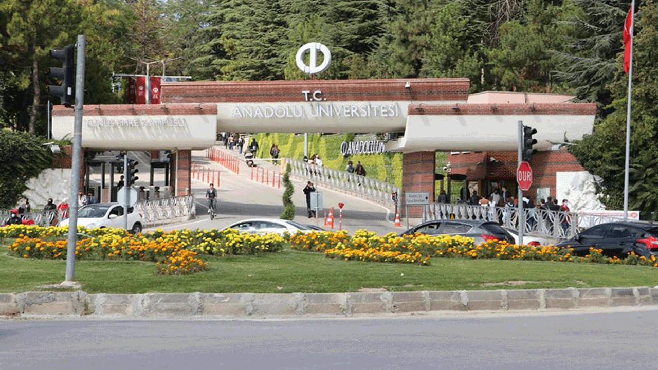 AÖF 2025-2026 kayıt yenileme tarihleri ve ekle-sil işlemleri ne zaman?