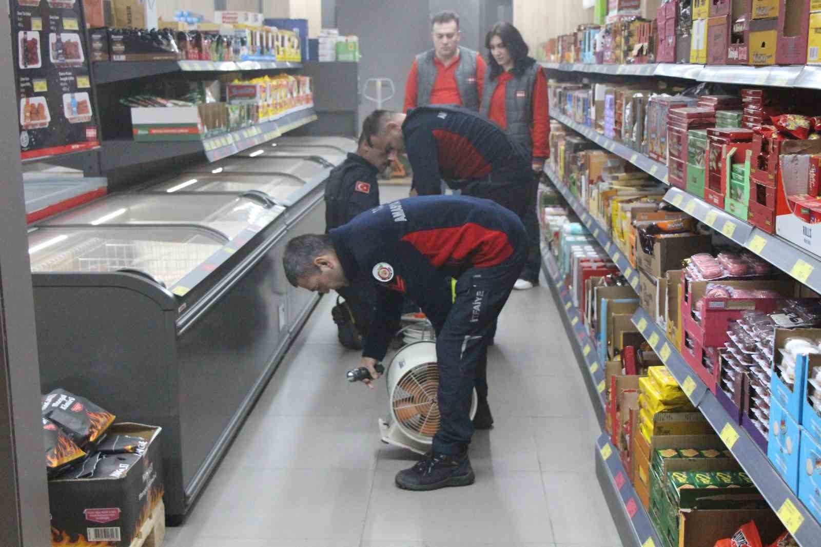 Amasya’da korkutan yangın: Marketi duman kapladı