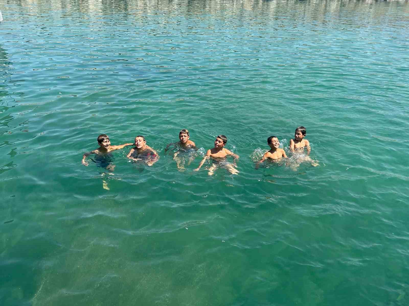 Van Gölü’nde yazın sararan saçlar kışın eski rengine döndü