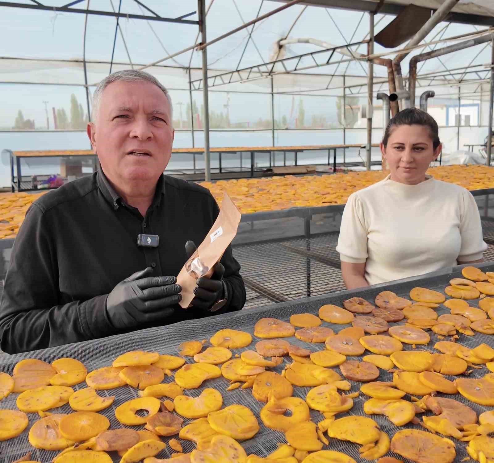 Cennet hurması bu kez cips olarak damakları şenlendirecek