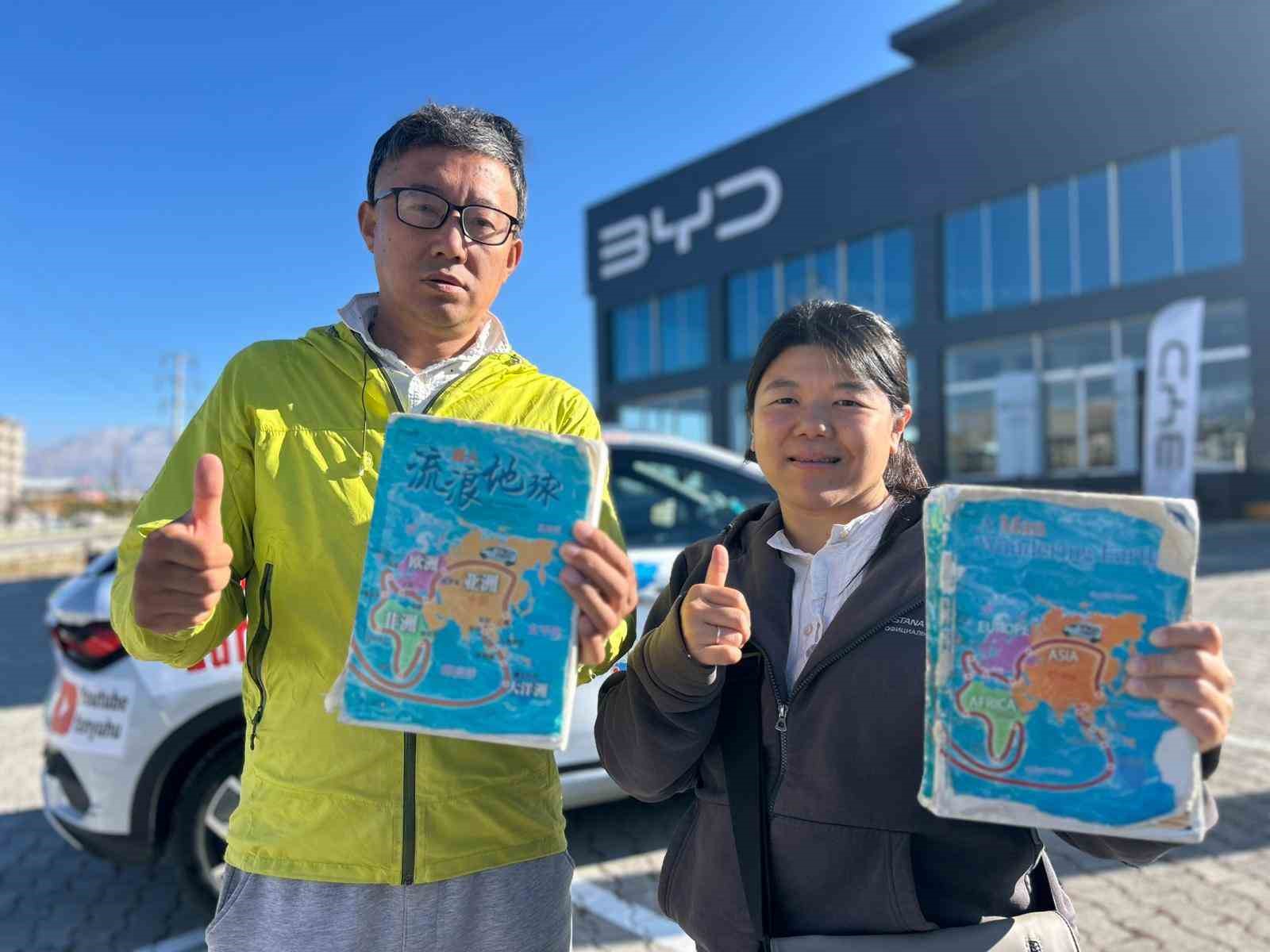 Elektrikli araçlarıyla dünyayı gezen çevreci çift Van’a ulaştı