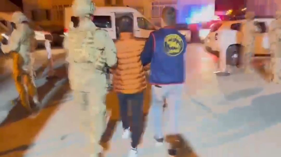 Van’da 20 yıl hapis cezasıyla aranan şahıs çobanlık yaparken yakalandı