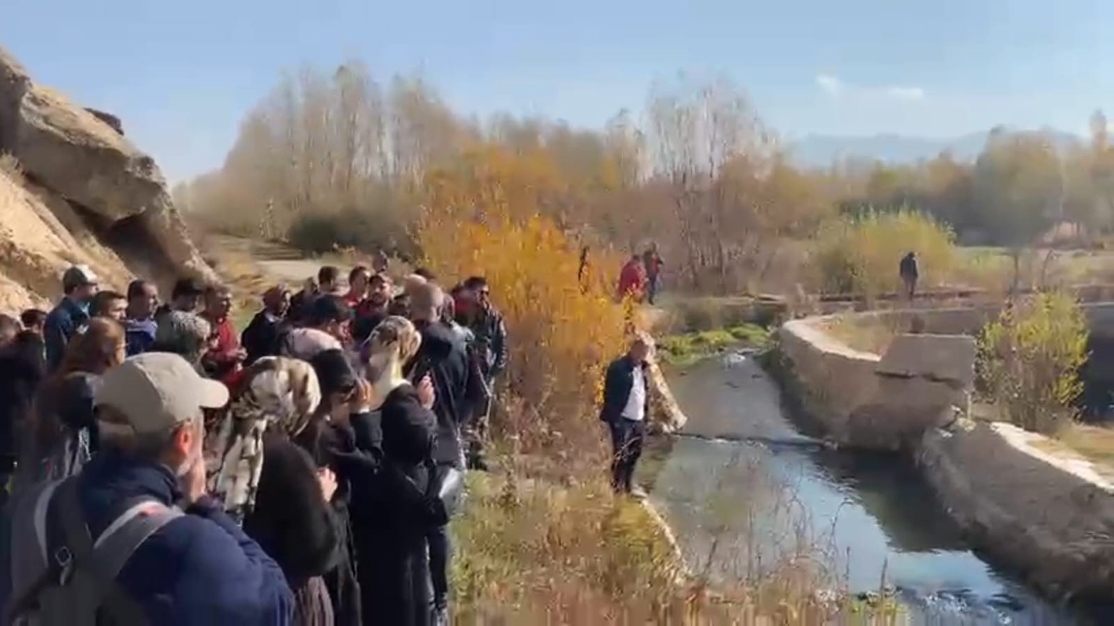 Gürpınar’da, Urartu’dan günümüze kalan tarihi yapılar ziyaret edildi