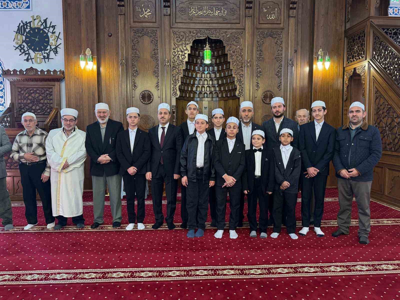 Van’da Kur’an hafızlarına belge takdimi