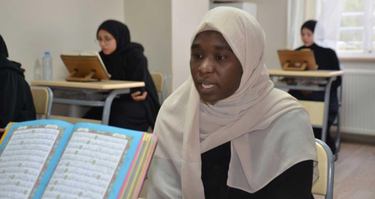 Her gün 3 saat uykuyla azmederek 8 ayda hafız oldu