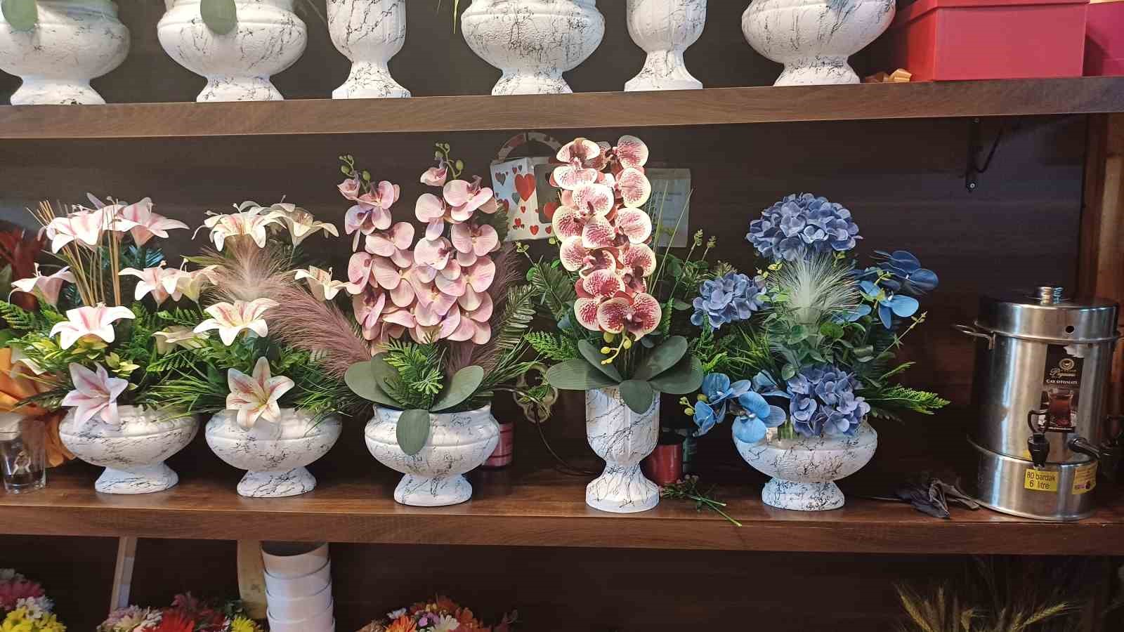 Çiçekçilerde ’24 Kasım’ yoğunluğu