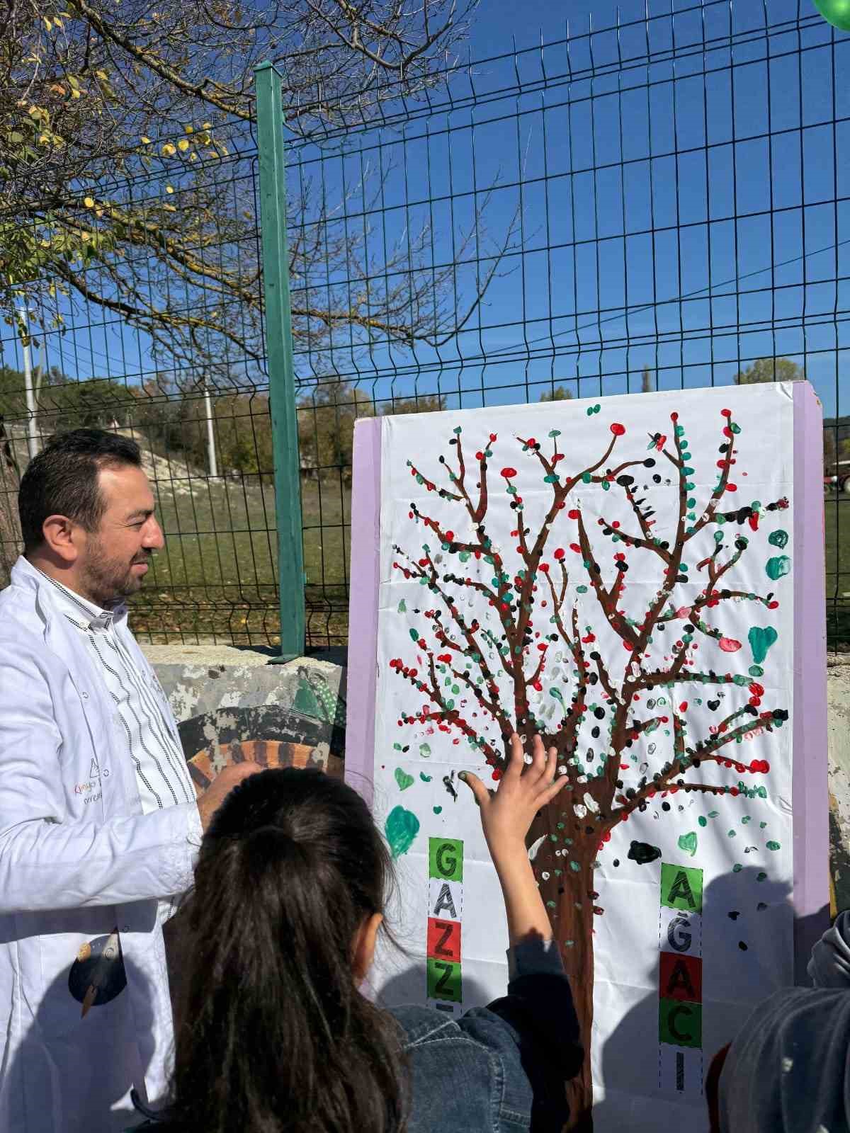 Öğrencilerden Filistin’e anlamlı destek