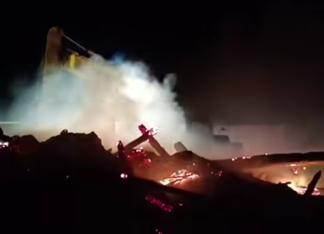 Van’da samanlıkta yangın