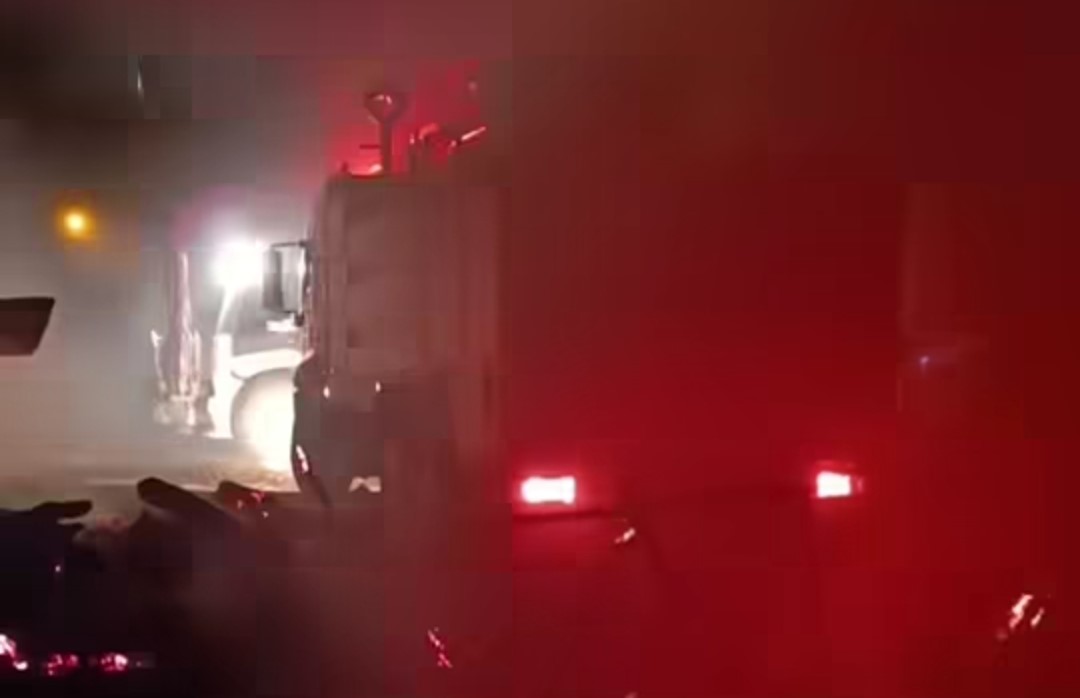 Van’da samanlıkta yangın