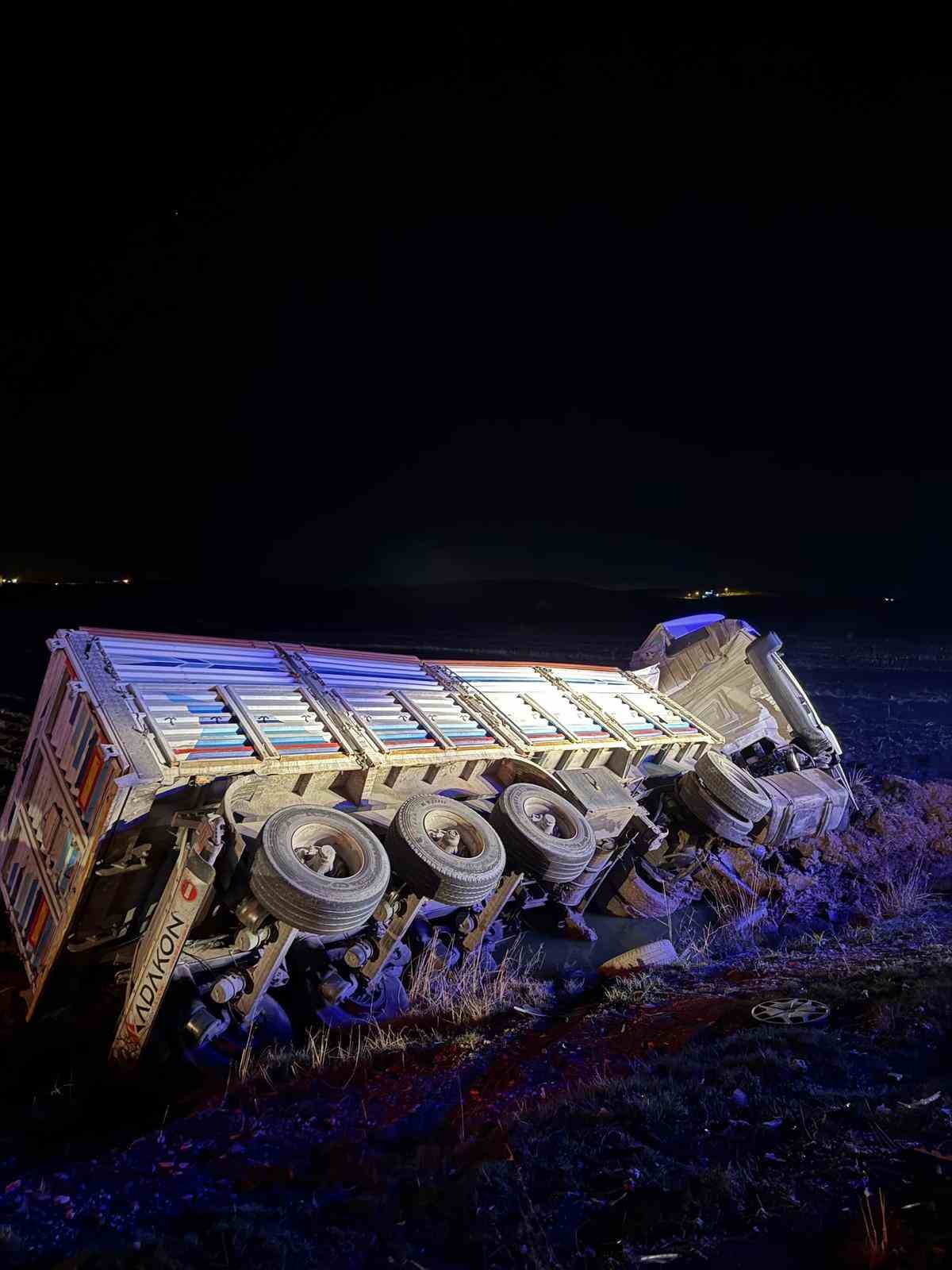 Diyarbakır’da 5 araçlı zincirleme kaza: 3 ölü, 14 yaralı