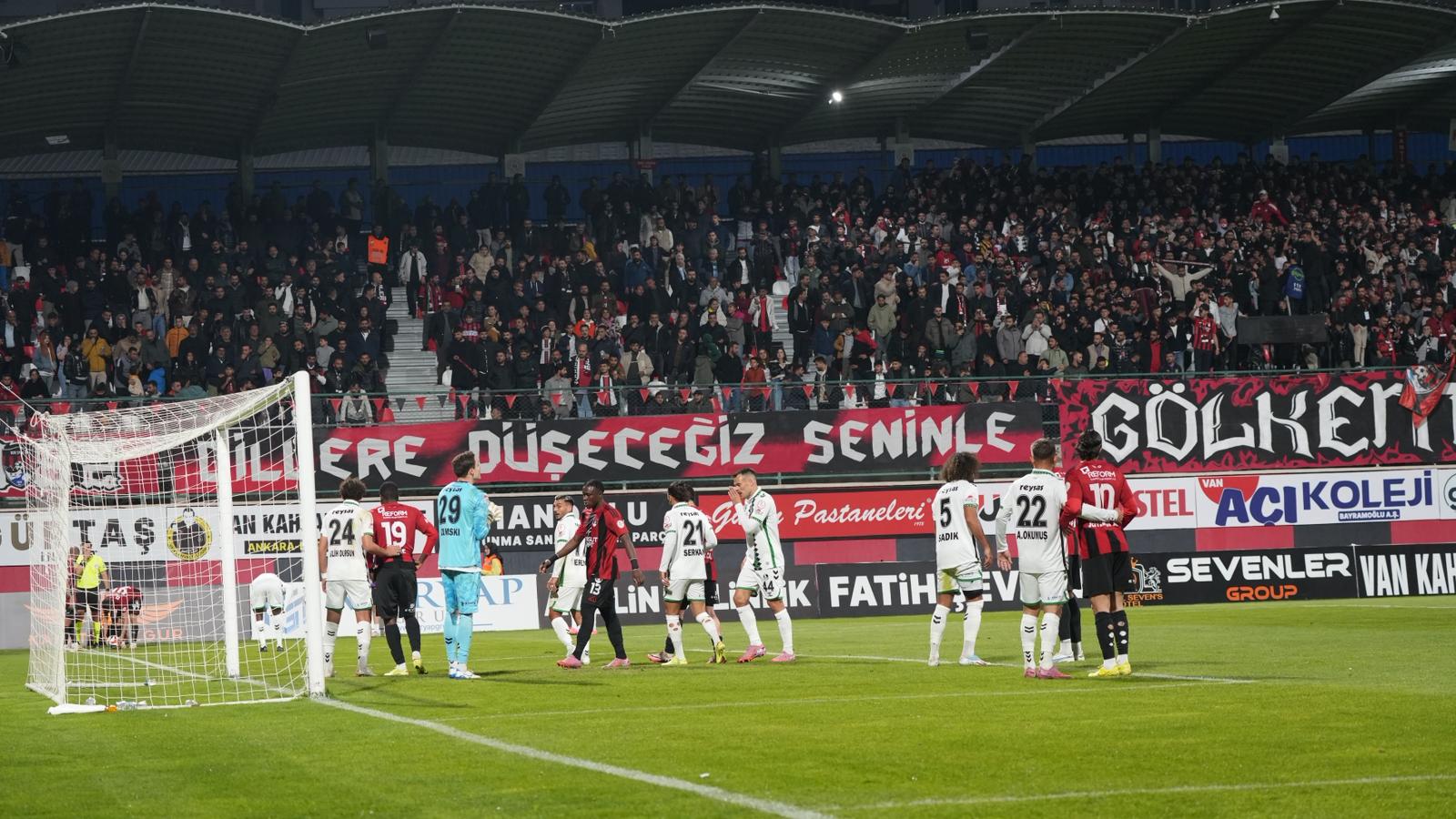 Taraftarların Beklediği Haber Geldi! Vanspor Maçı Nerede Yayınlanacak?