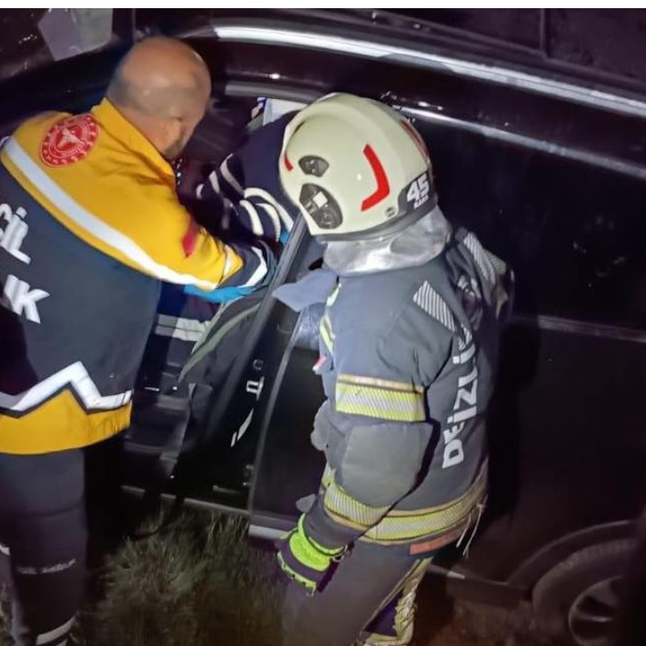 Kontrolden çıkan otomobil uçurumdan aşağıya yuvarlandı