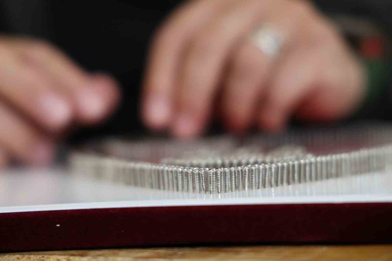 Hobisini sanata dönüştürdü, 500’ü aşkın eseriyle Türkiye’nin sayılı filografi ustalarından biri oldu