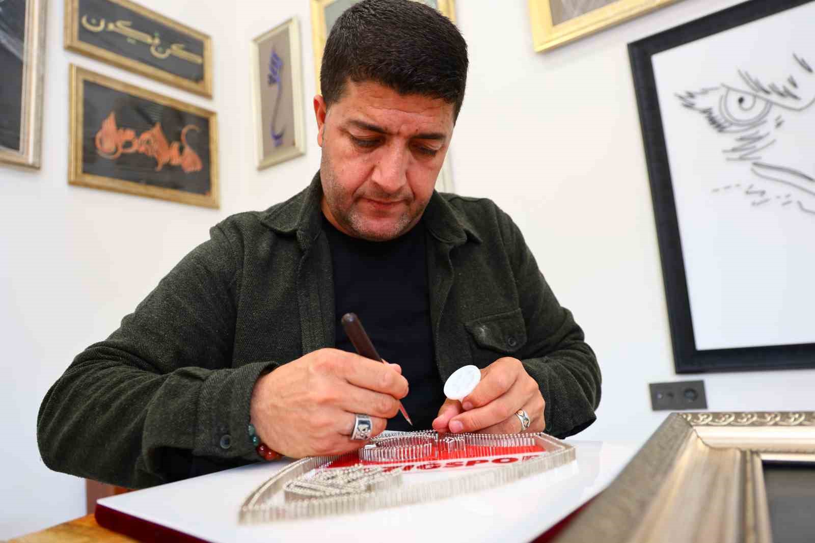 Hobisini sanata dönüştürdü, 500’ü aşkın eseriyle Türkiye’nin sayılı filografi ustalarından biri oldu