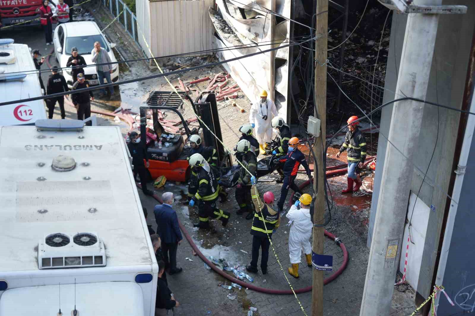 6 kişiye mezar olan yangına ilişkin 3 gözaltı kararı